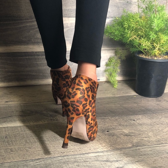 LAST1🌸Vegan Leopard Animal Print Heel Booties - Picture 7 of 8